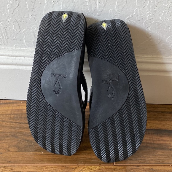 Volatile Leather Platform Flip Flops Size 10 - Picture 5 of 11